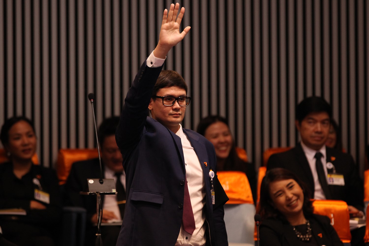 ส.ส.อนาคตใหม่วอนให้หยุดโจมตีเรื่องเป็นหนี้กยศ.ยันจะรีบปลดหนี้