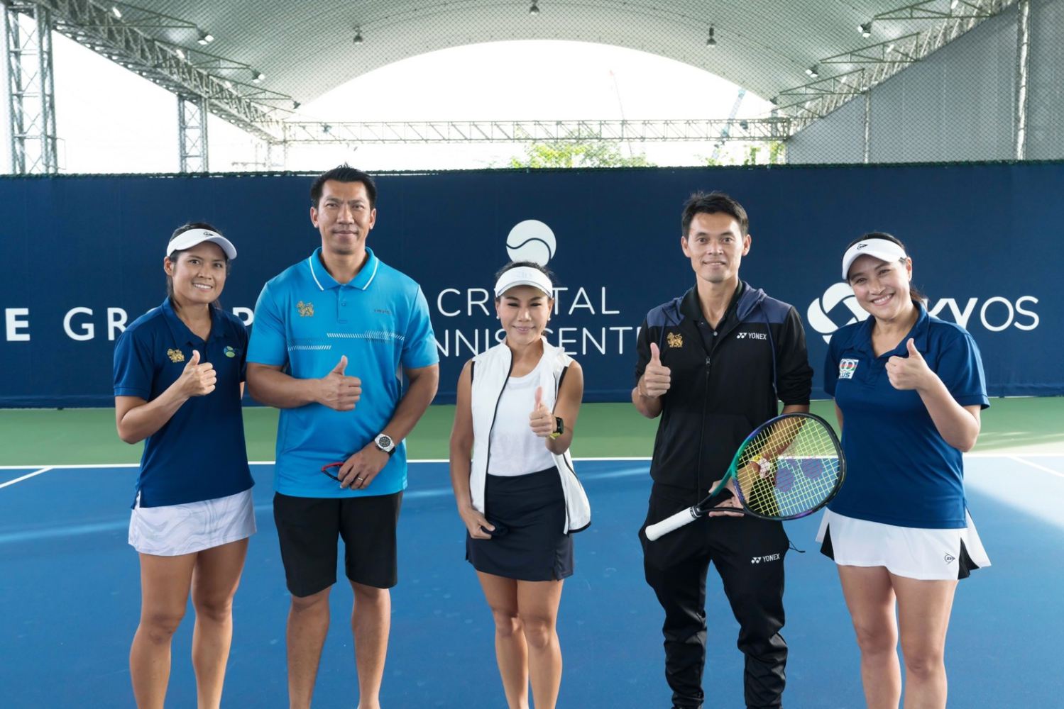 แทมมี่ - ภราดร  ประเดิมหวดลูกสักหลาดสนามแห่งใหม่ Crystal Sports